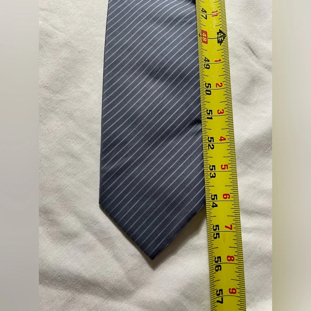 NWT Hart Schaffner Marx Striped Silk Neck tie * Has Pinhole*